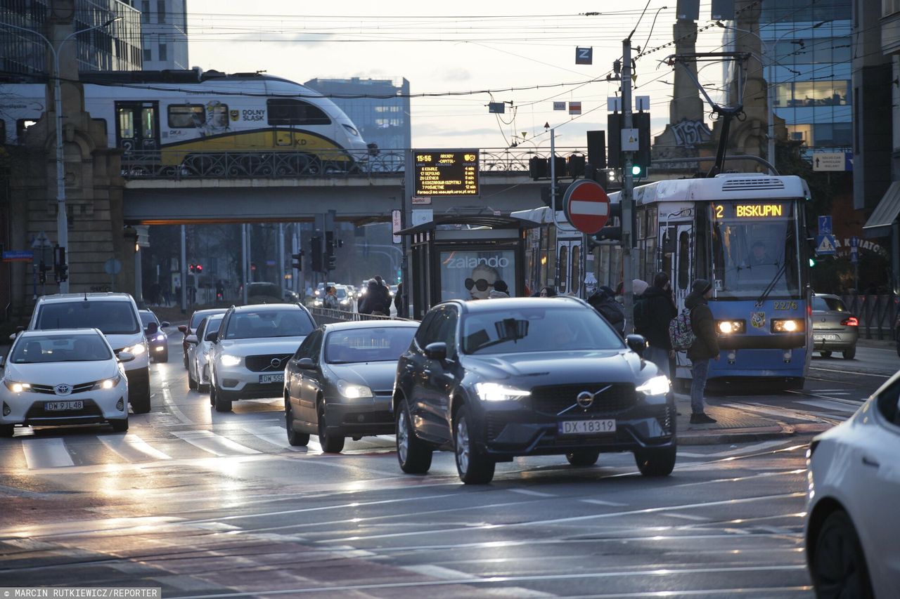 Każdy kierowca ma na to 1 dzień. Potem zaczynają się wysokie kary