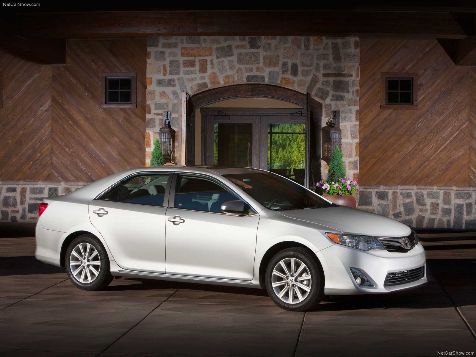 Toyota Camry 14