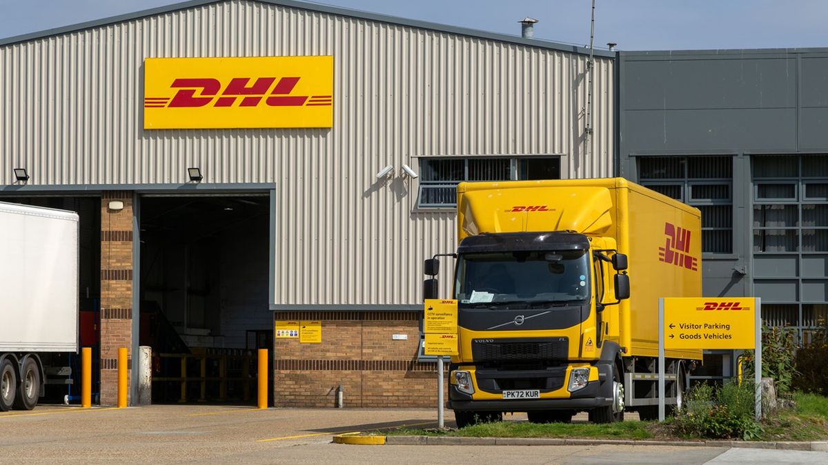 Firma DHL Express będzie kontynuować realizację przesyłek.