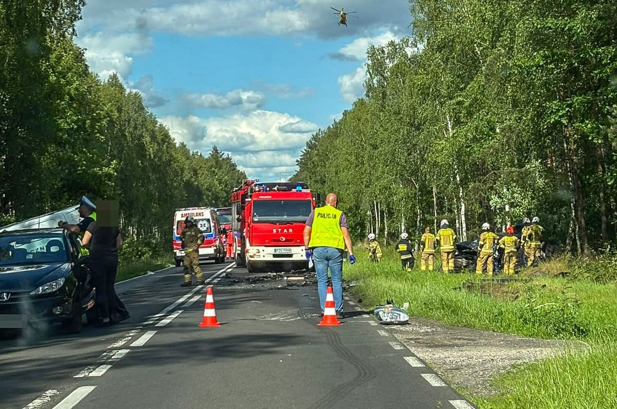 Dramat na trasie Krajenka–Żeleźnica! Zderzenie trzech pojazdów, helikopter w akcji!