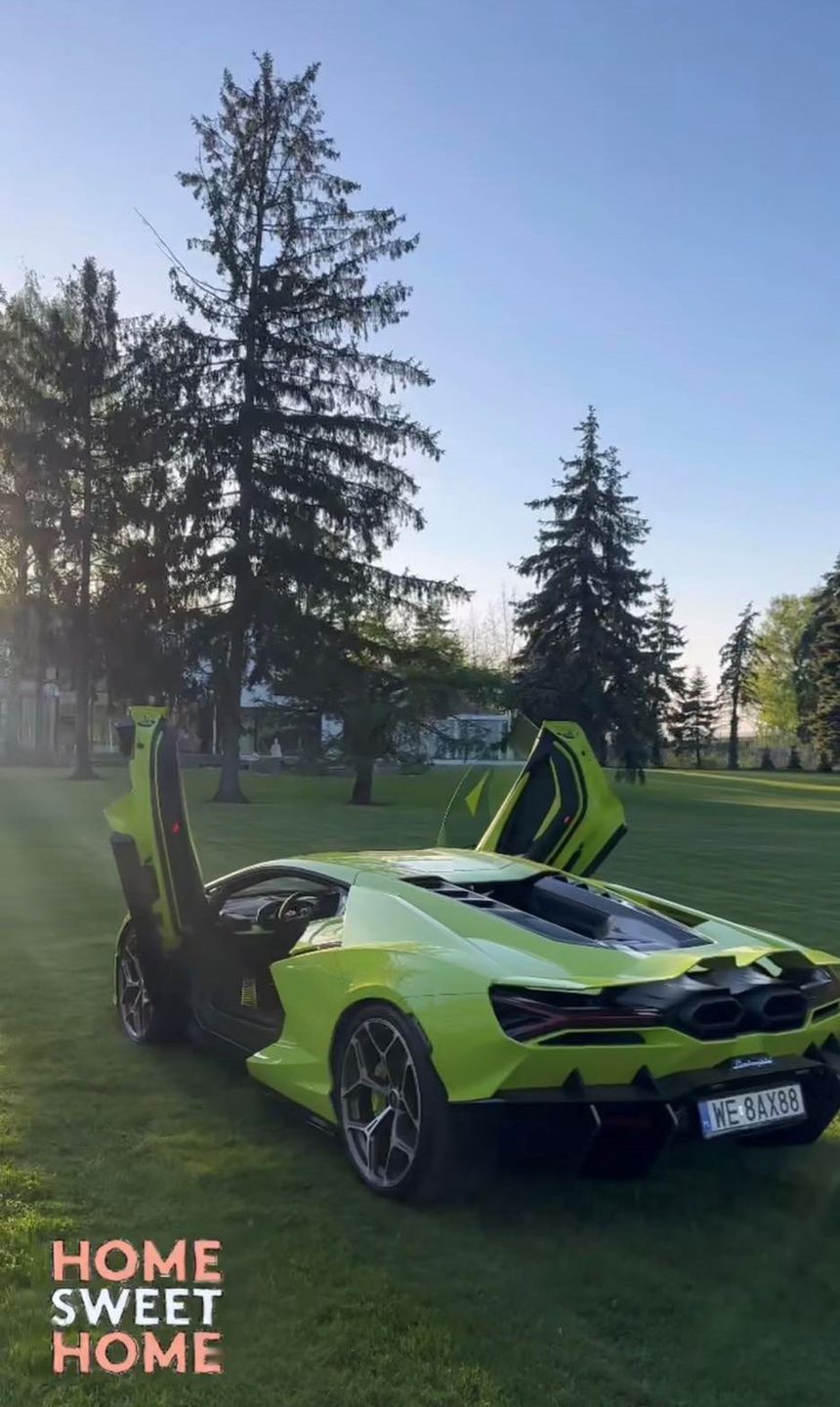 Nowe auto narzeczonego Klaudii Halejcio. Cena zwala z nóg