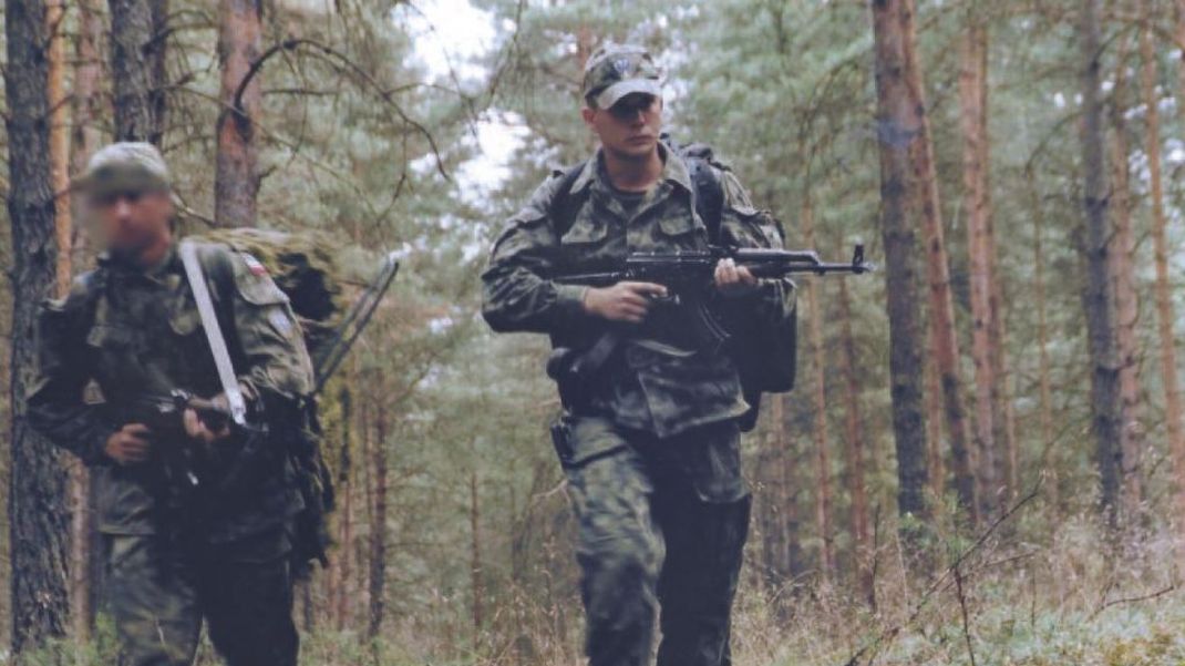 Krzysztof Puwalski już jako żołnierz 5. Kompanii Specjalnej. Zdjęcie z książki Operator 594.