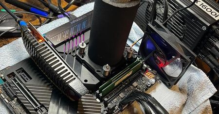 Rekord w podkręcaniu. Gwiazdą jest Intel Core i3-12300