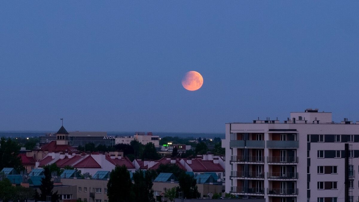 Zółty Księżyc