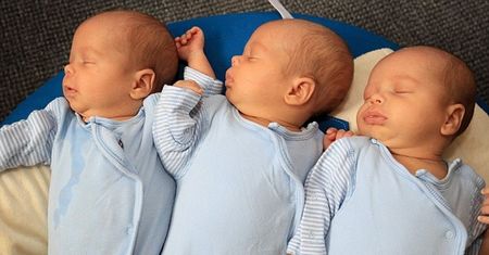 Zdiagnozowali u niej niepłodność, dzisiaj jest matką jednojajowych trojaczków