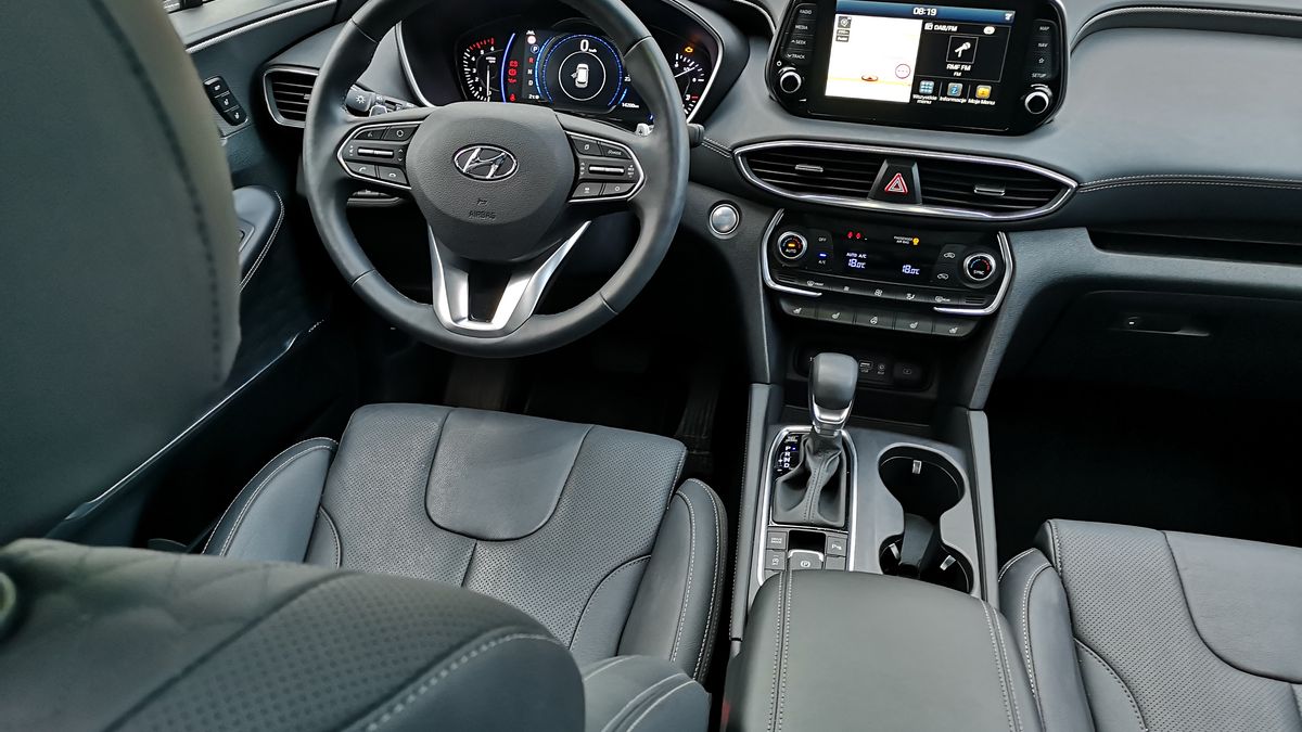 Hyundai Santa Fe: Wirtualne lusterka i systemy prorodzinne CalmTech 1