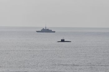 Rosyjski okręt podwodny u wybrzeży Francji. NATO prowadzi obserwację