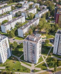 Fotowoltaika na dachach bloków. Ogromne zainteresowanie nowym rządowym programem