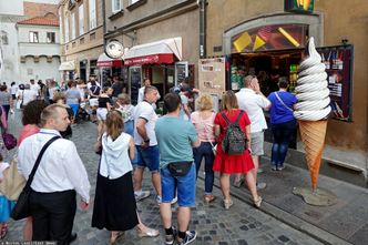 40 minut stania po lody. "Zakaz handlu pomaga"