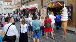 40 minut stania po lody. "Zakaz handlu pomaga"