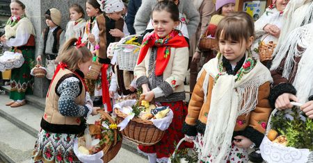 Czy znasz wielkanocne tradycje? Odgadnij, jakie dania powinny się pojawić na świątecznym stole