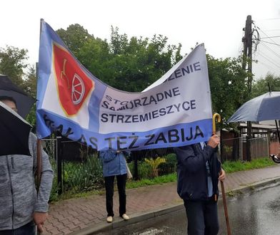 Dąbrowa Górnicza. Mieszkańcy mają dość tirów, wyszli na ulicę