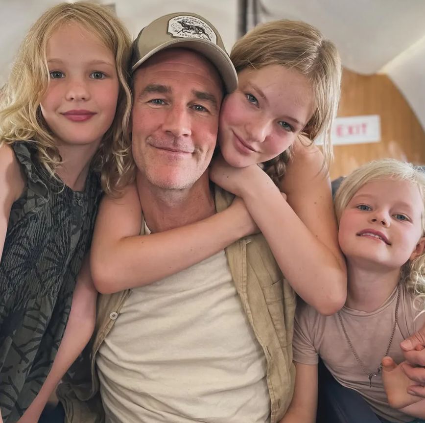 James Van Der Beek z rodziną