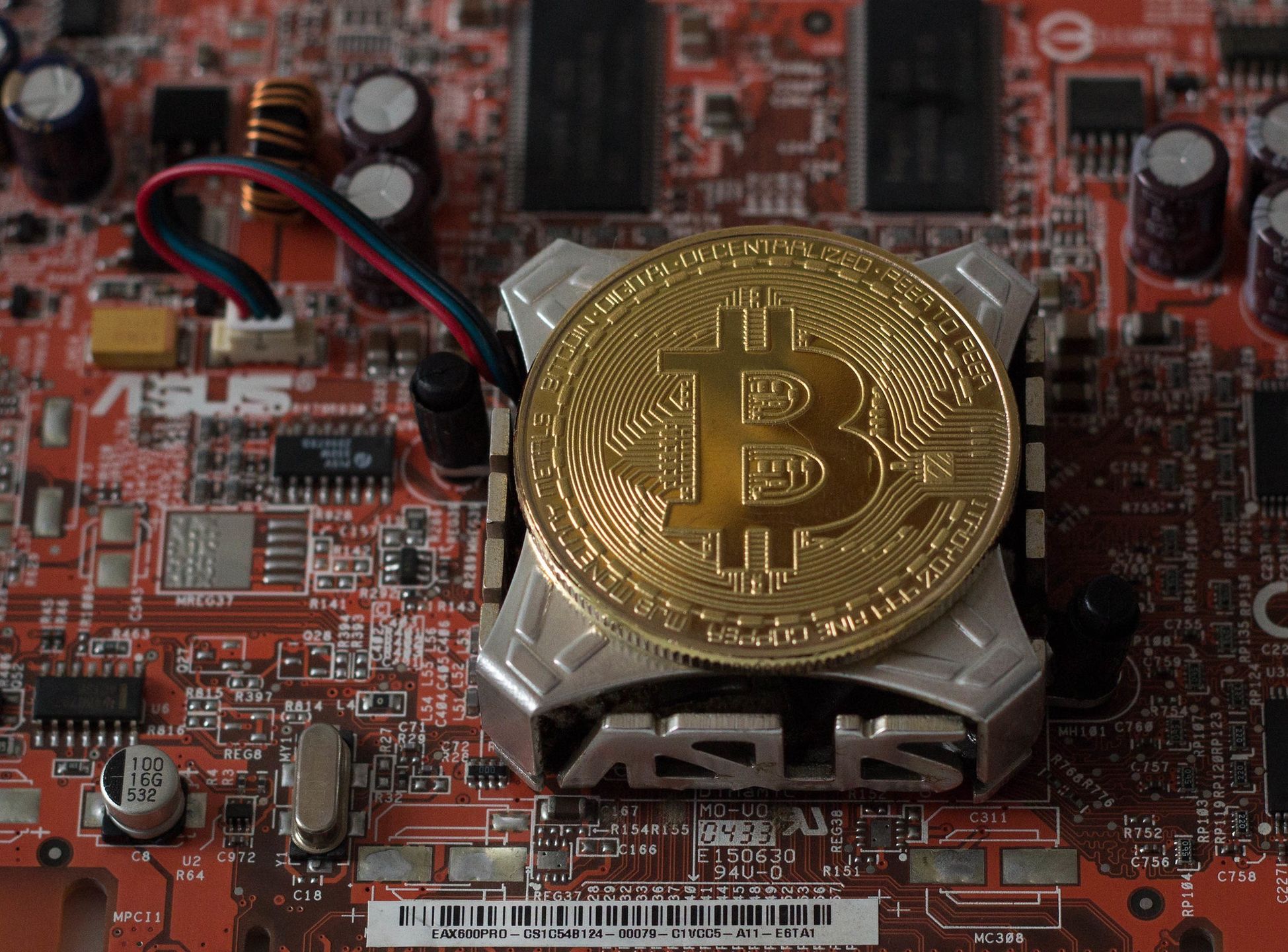 Tworzenie kryptowalut wymaga szybkich komputerów, które zużywają dużo energii.