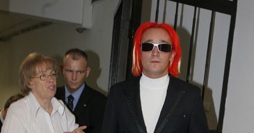 Wiśniewski sprzedaje ubezpieczenia!