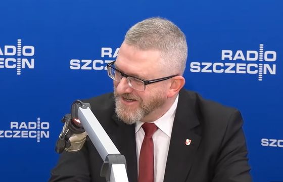 KRRiT interweniuje po audycji z Braunem. "Niedopuszczalne zachowanie dziennikarza"