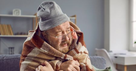 Zamykanie drzwi między pokojami zimą. Oszczędność energii czy pułapka grzewcza?