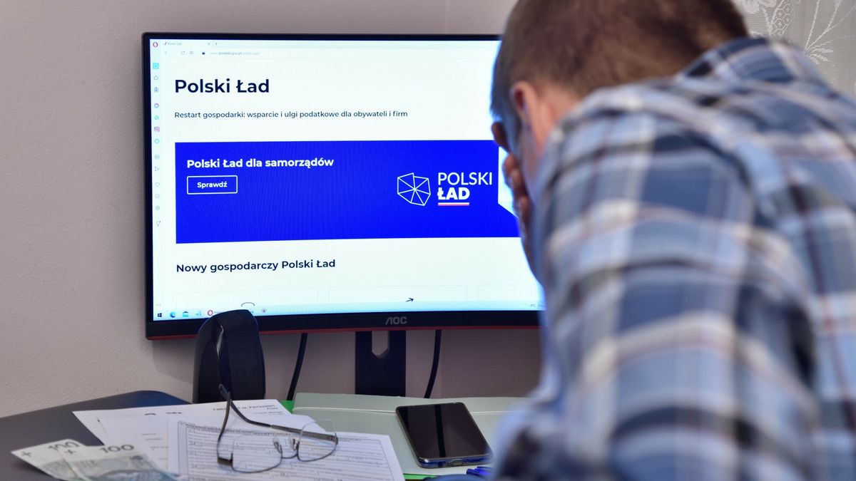 Pensji niższej o nawet kilkaset złotych po wprowadzeniu Polskiego Ładu można uniknąć. Duże znaczenie ma tutaj oświadczenie PIT-2 