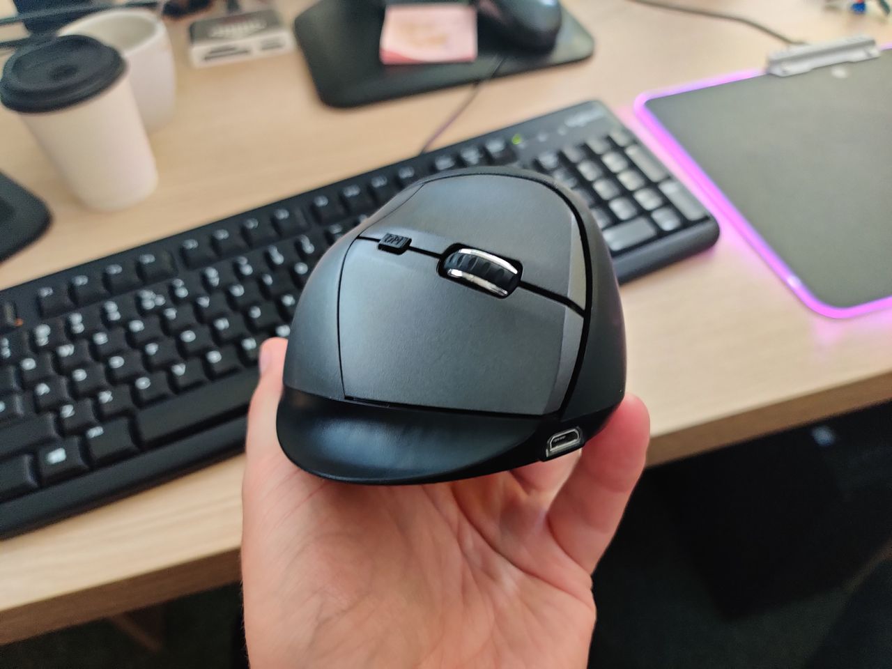 Natec Crake — wertykalna mysz do pracy biurowej, graficznej i do montażu [po 2 latach testów]