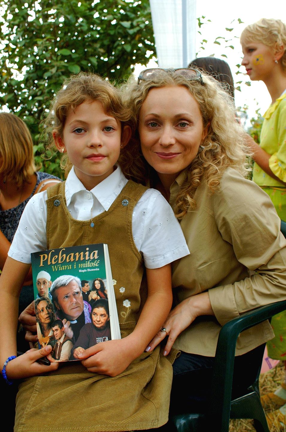 Weronika Parys z serialową mamą w 2002 r.