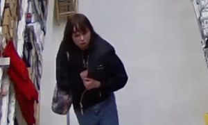 Zdjęcie poszło w Polskę. Kobiety szuka policja. Mają pewne podejrzenia