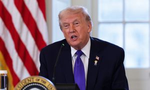 Trump przegrał w sądzie. Spór o dotacje na czystą energię