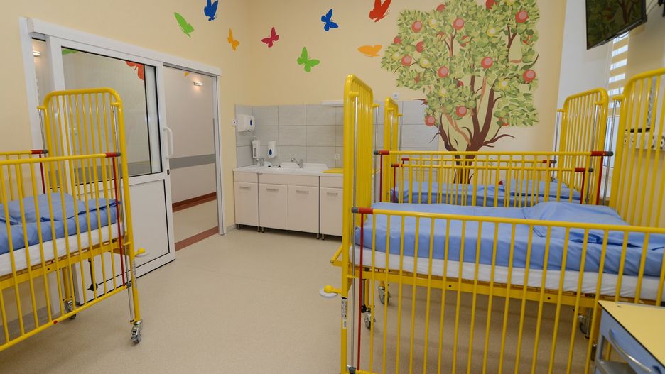 Najnowocze?niejszy oddzia? pediatryczny w Polsce
Fot. Adam Staskiewicz / East News. Piotrkow Trybunalski 01.06.2017. Szpital przy ulicy Roosevelta, otwarcie najnowoczesniejszego oddzialu pediatrii w Polsce N/Z nowoczesna sala chorych, lozka szpitalne
Adam Staskiewicz