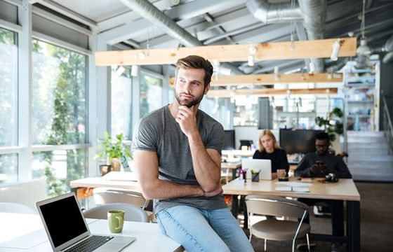 Boty w sieci bardziej przekonujące niż ludzie? Eksperyment z etycznymi wątpliwościami w tle