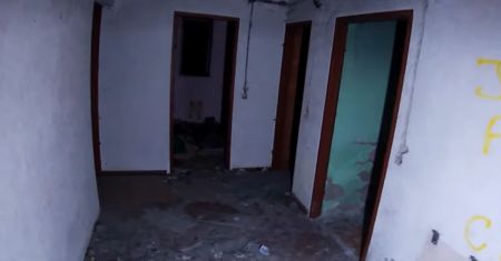 Odwiedził samotnie nawiedzony dom. Był przerażony, co tam zastał