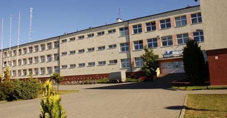 Poważne oskarżenia wobec wuefisty. "Dziwnie na nią patrzył"