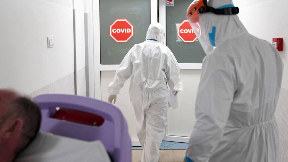 Koronawirus w Polsce. Poinformowano o liczbie zgonów wśród osób, które walczą na pierwszej linii frontu z COVID-19 