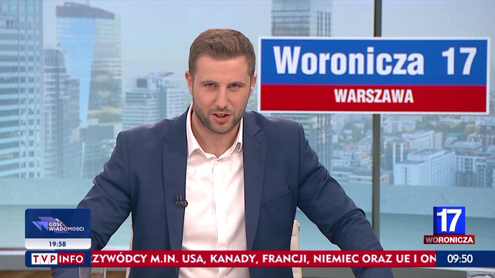 Kłeczek aż się zagotował. "Niech pan siedzi cicho, kiedy ja zadaję pytanie"