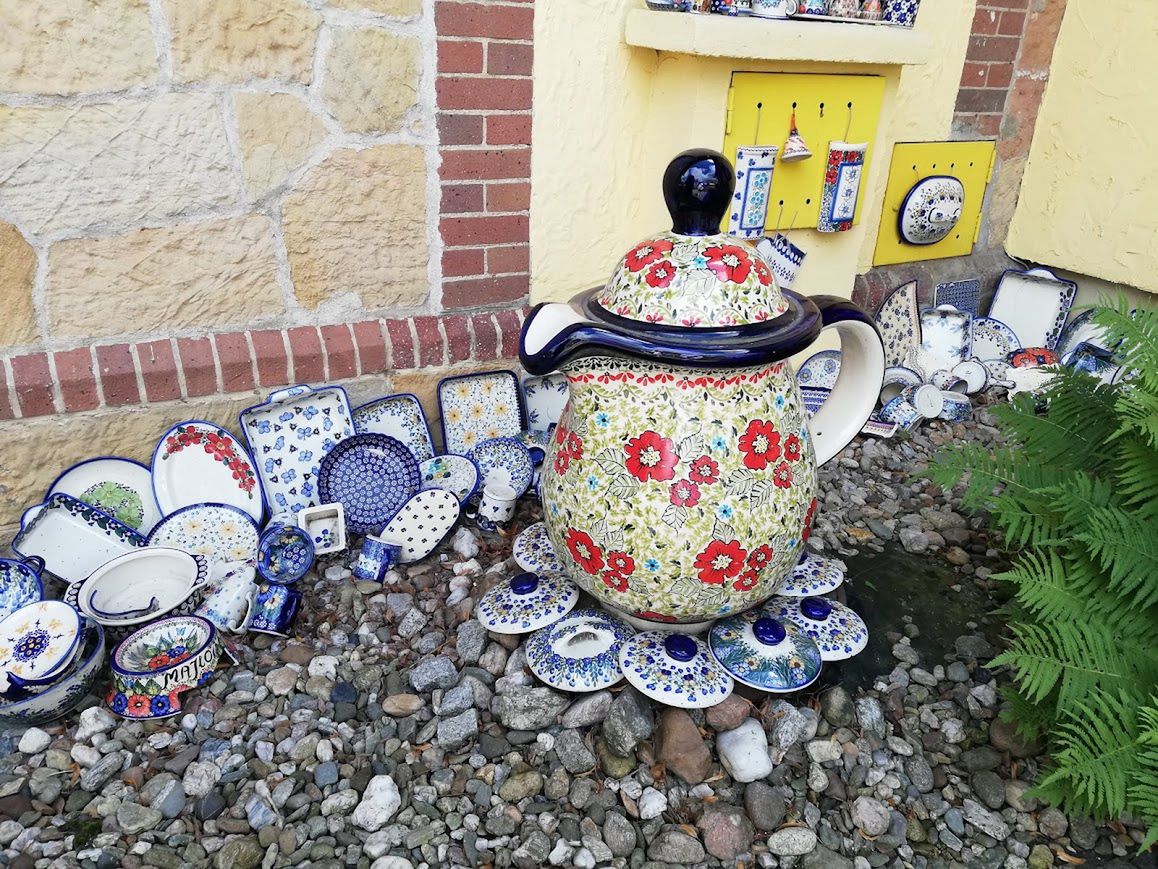 Ceramikę w Bolesławcu można "napotkać" dosłownie wszędzie