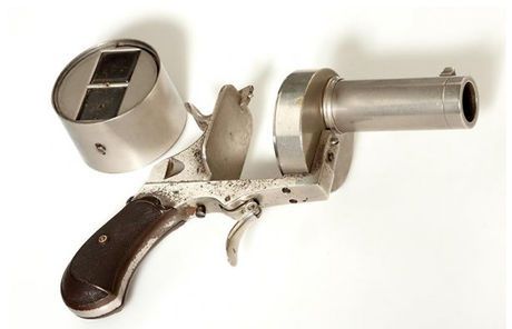 To rewolwer, czy aparat? Photo-Revolver de Poche z 1882 roku