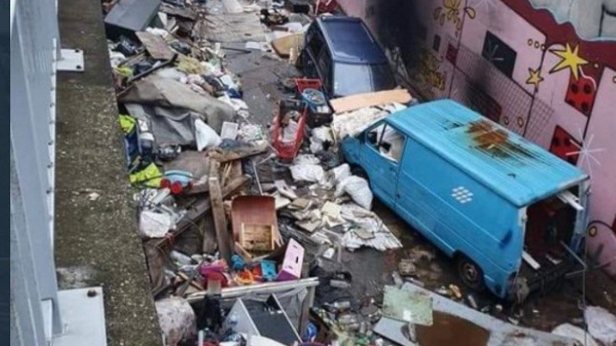 Paryż zamienia się w "wysypisko śmieci"