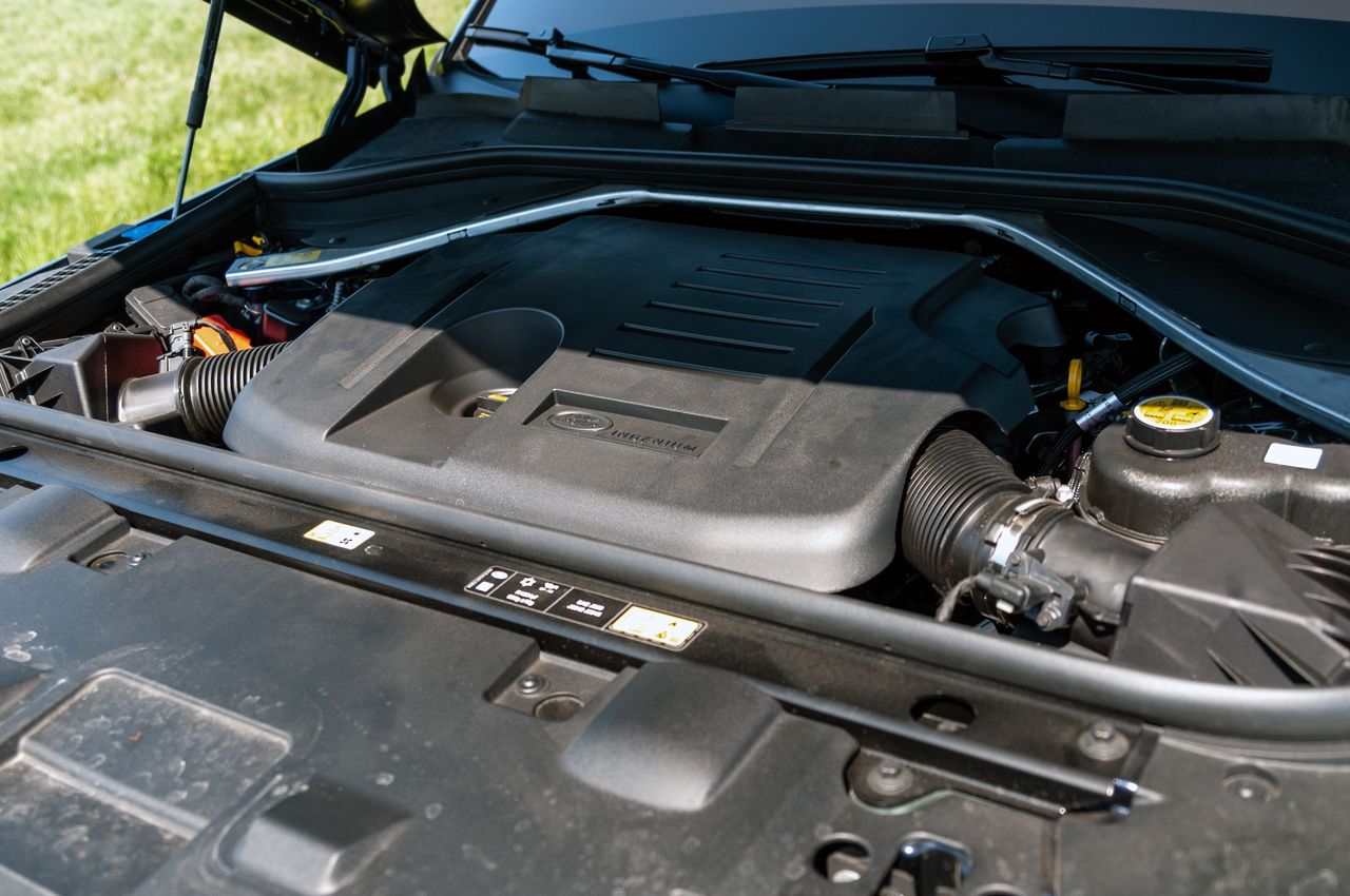 Silnik R6 Range Rovera zespolony z napędem elektrycznym