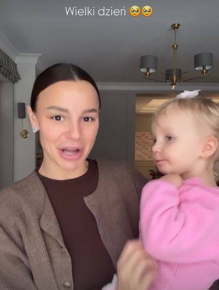 Paulina Rzeźniczak z córką Antosią