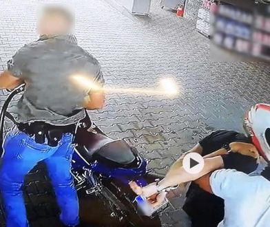 Zaczął tankować. Akcja policji była szybka. Zobacz, jak się tłumaczył