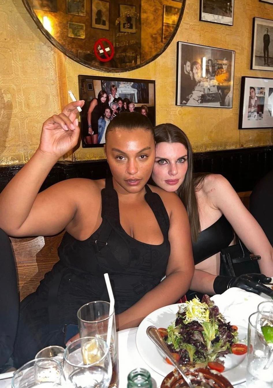 32. urodziny Julii Fox