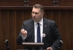 Ewakuacja Czarnka do Brukseli? Polityk odpowiedział