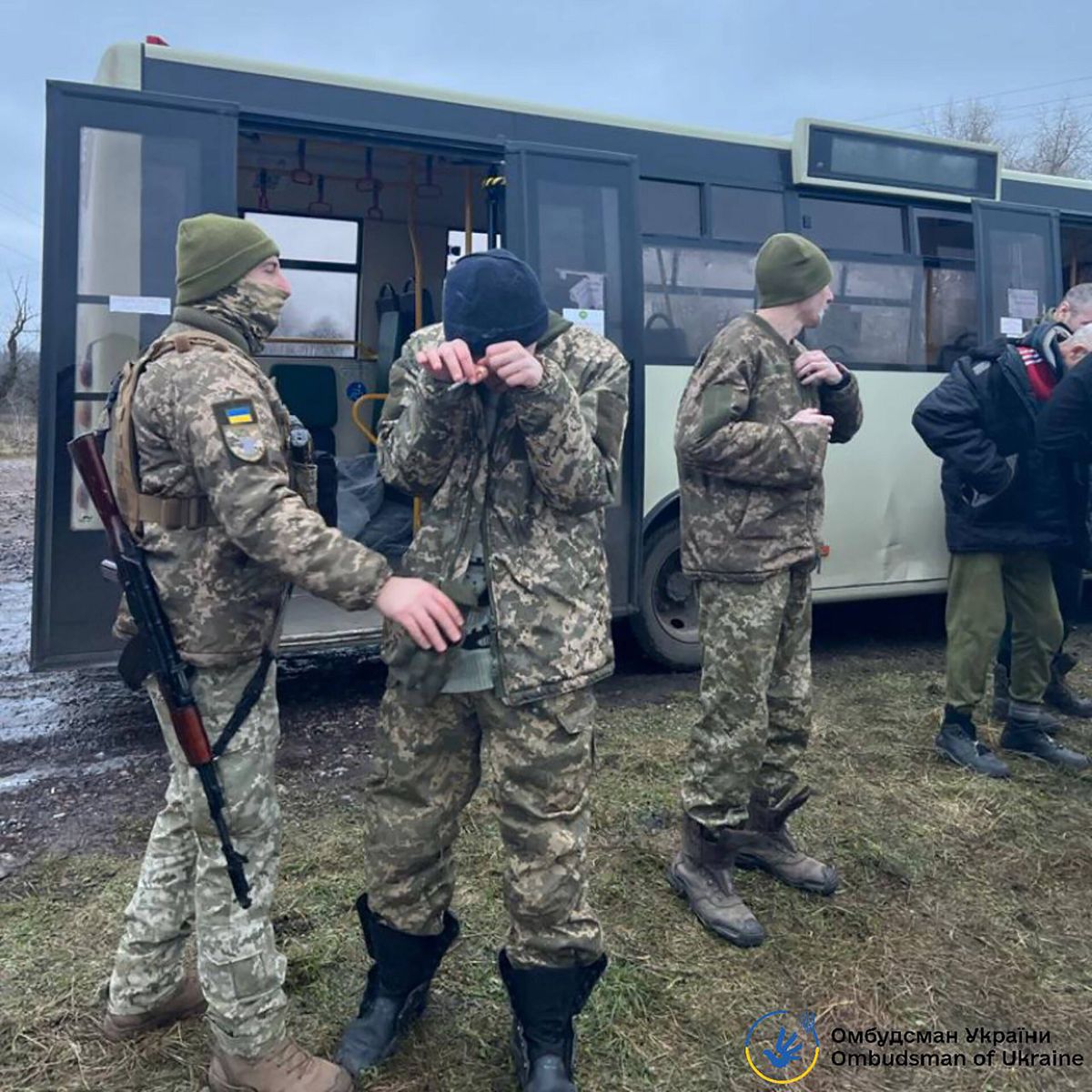 Ukraińscy jeńcy wojenni, którzy zostali schwytani przez armię rosyjską, wrócili do kraju
