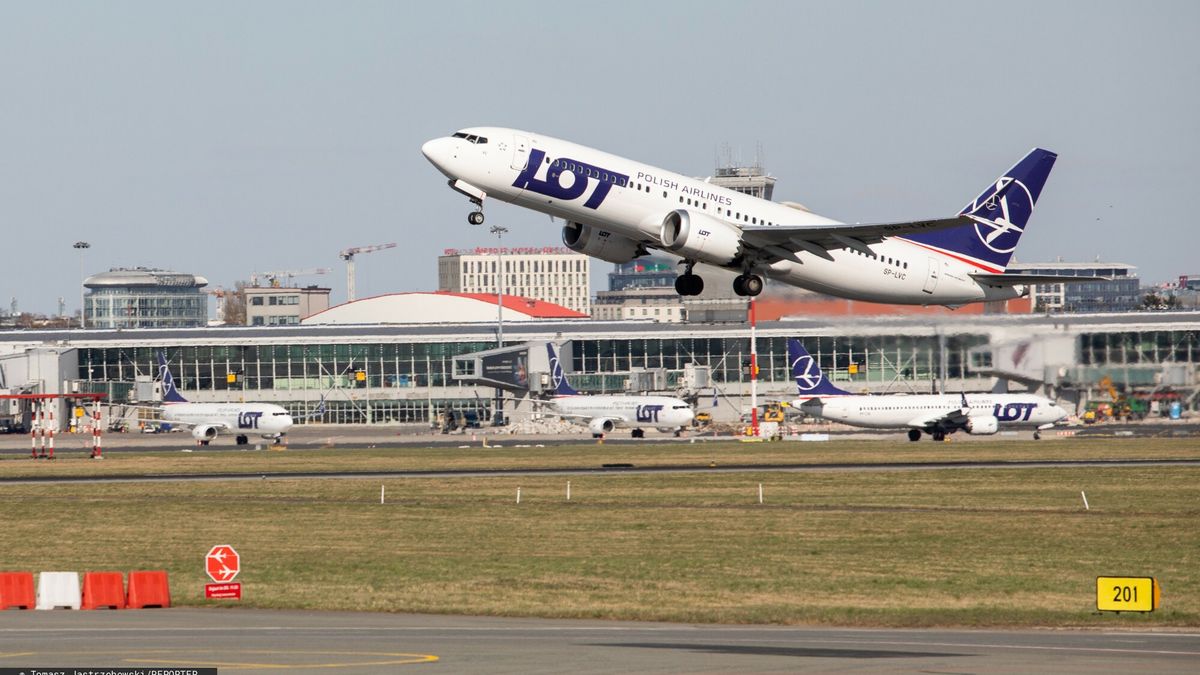 reporter_baza_2022-04
12.04.2022 Warszawa, lotnisko Chopina start samolotu PLL LOT Boeing 737 MAX, Fot Tomasz Jastrzebowski/REPORTER
Tomasz Jastrzebowski/REPORTER