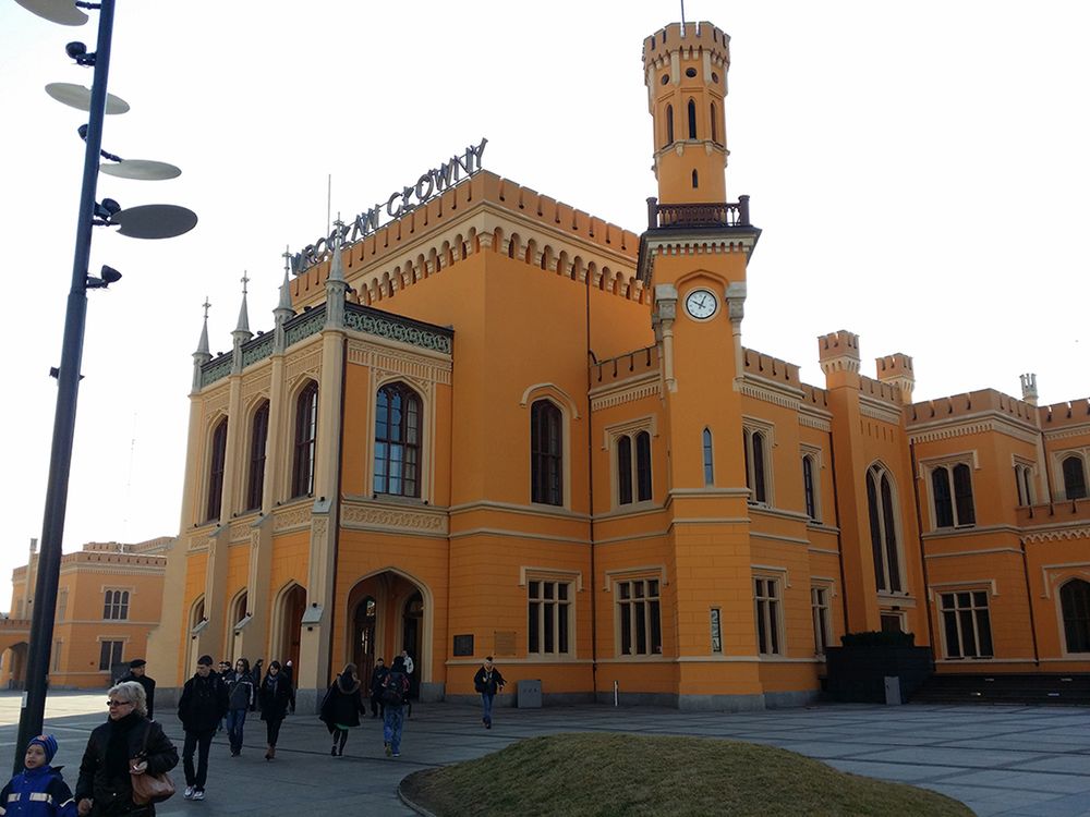 Pomiar światła: centralnie ważony uśredniony. W tym trybie aparat bierze pod uwagę cały kadr, jednak największą wagę ma centralne pole.