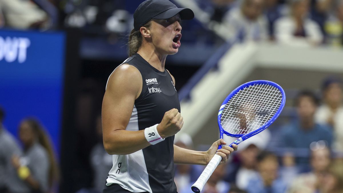 Iga Swiatek of Poland reacts to winning her match against Anna Kalinskaya of Russia during the third round of the US Open Tennis Championships at the USTA Billie Jean King National Tennis Center in Flushing Meadows, New York, USA, 30 August 2025. The US Open tournament runs from 24 August through 07 September. EPA/SARAH YENESEL Dostawca: PAP/EPA.