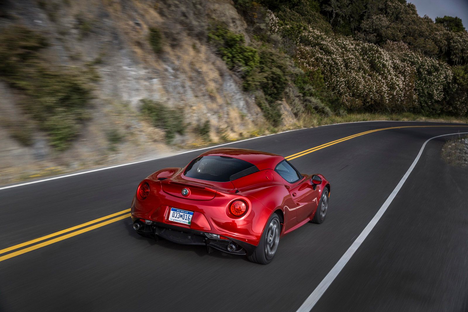 Alfa Romeo 4C w wersji na rynek amerykański w obszernej galerii zdjęć 85