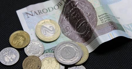 Rząd szuka pomysłu na emerytury! Rozwiązaniem "waloryzacja zaliczkowa"?