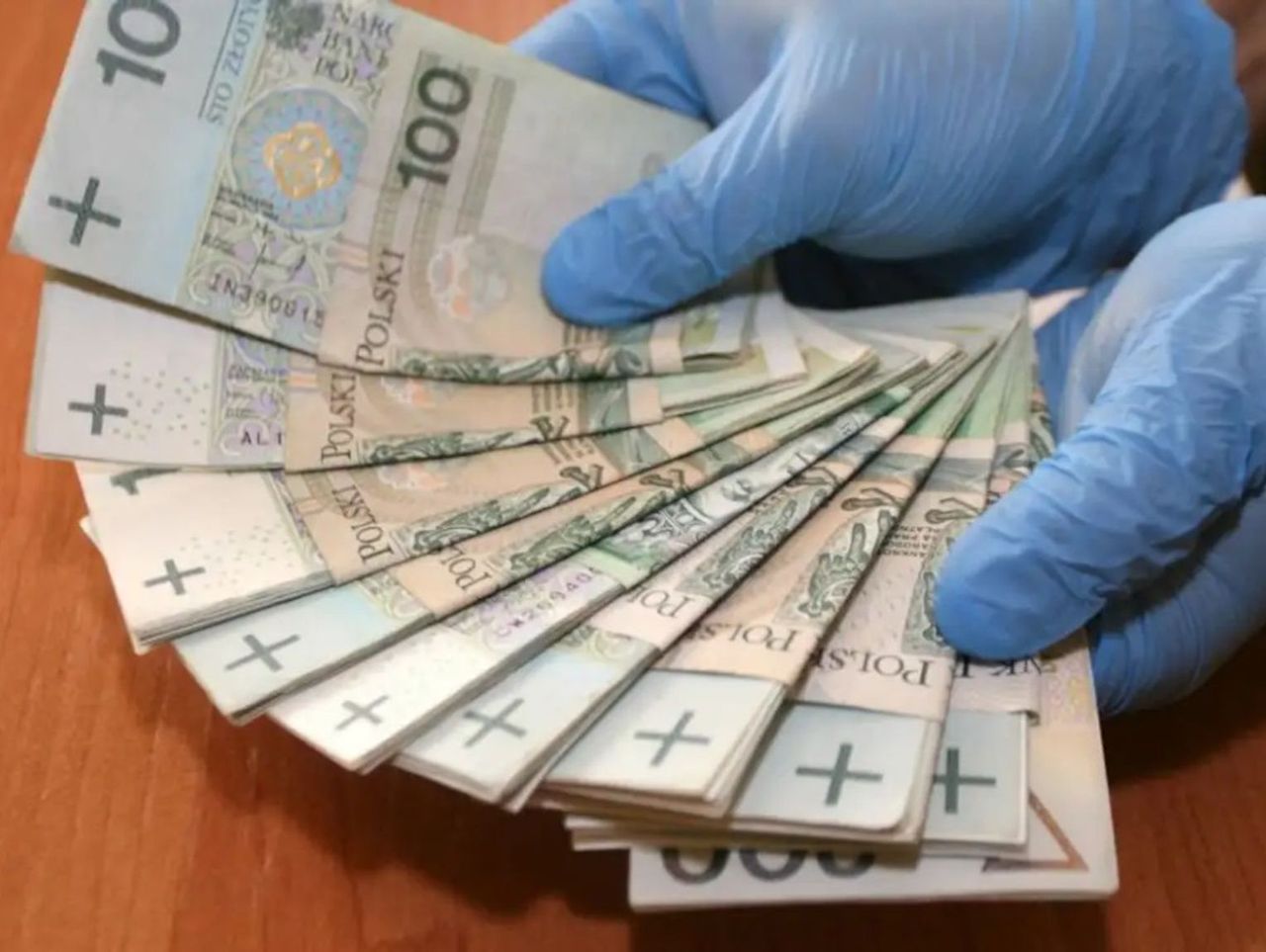 21-latka dała się zmanipulować. Wzięli na nią 48 tys. zł kredytu