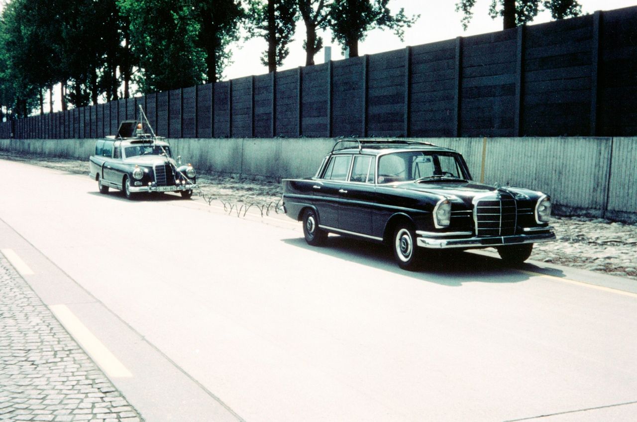 Podczas prac nad Mercedesem W111 (1959)
