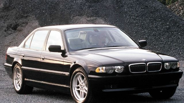 BMW Serii 7 E38