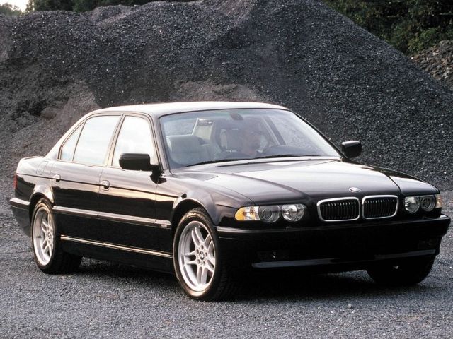 Warszawska drogówka w BMW E38